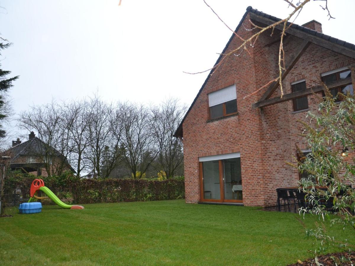 Welcoming Villa In Puivelde With Terrace Garden Barbeque Exterior photo